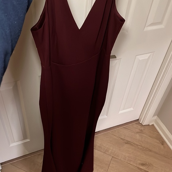 Burgundy gown - Picture 2 of 3